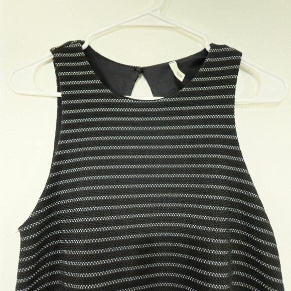 SAGE Brand Stripped Textured Sleeveless Swing Dress Sz Medium Stretchy - Picture 3 of 6